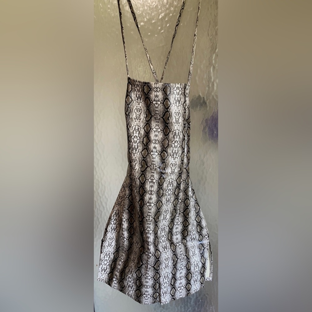 ⭐️Gorgeous⭐️Brand New⭐️Never Worn⭐️Sexy⭐️Snake Skin dress⭐️